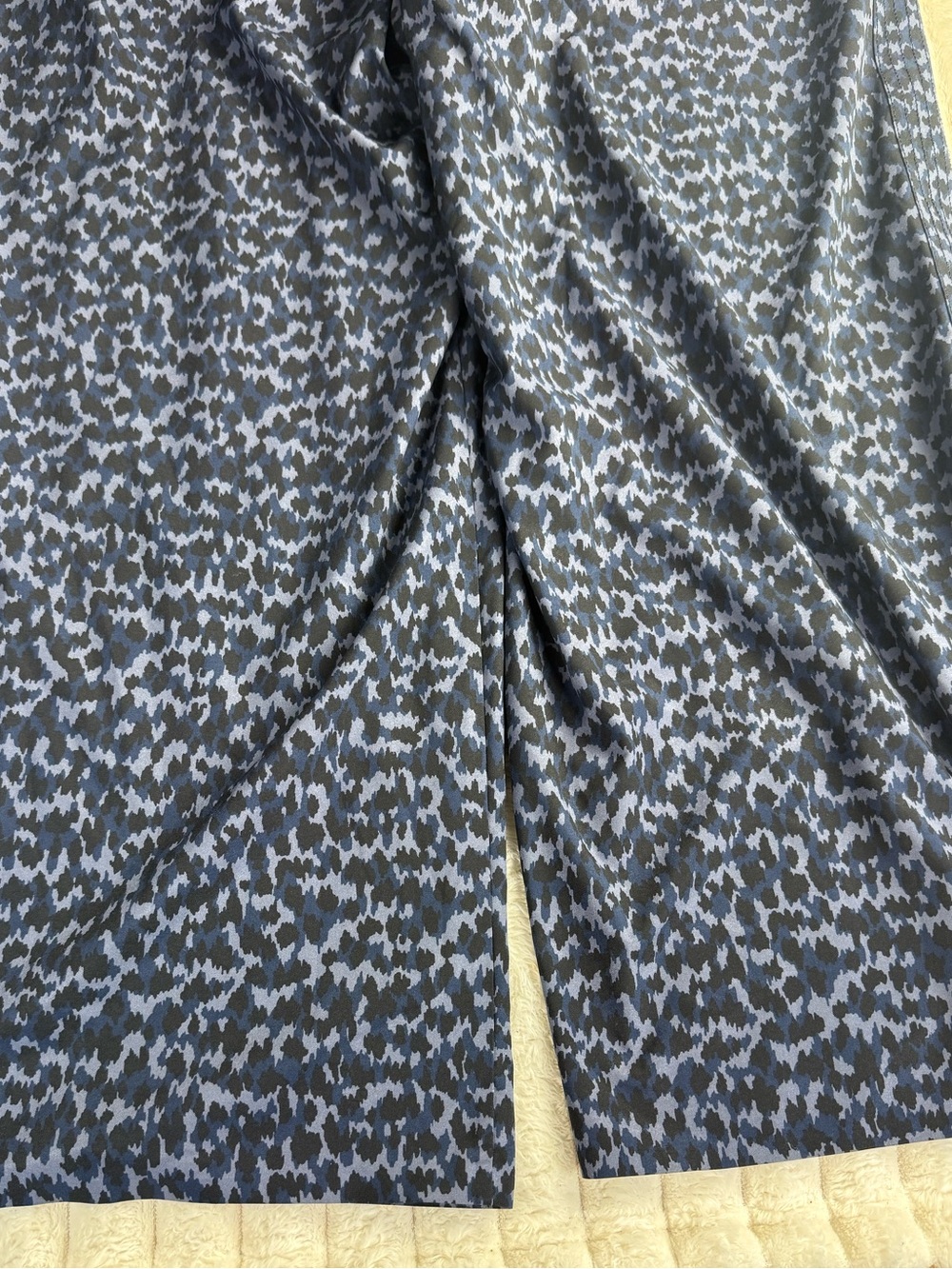 Athleta Avenue Printed Wide Leg Crop Pants Animal Print Black Blue Size 16 - Picture 13 of 14